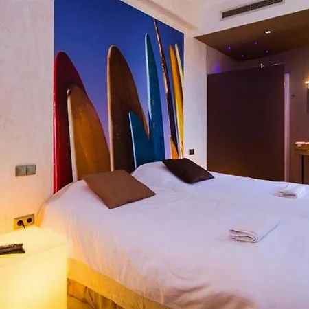 Pool 5 Bedrooms וילה בנידורם