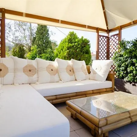 Pool 5 Bedrooms * בנידורם