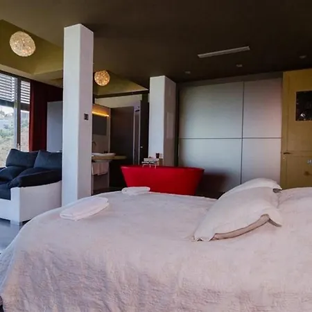 Pool 5 Bedrooms וילה *