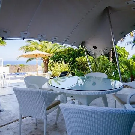 Pool 5 Bedrooms Villa